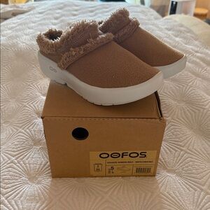 NIB OOFOS OOCOOZIE WOMENS MULE